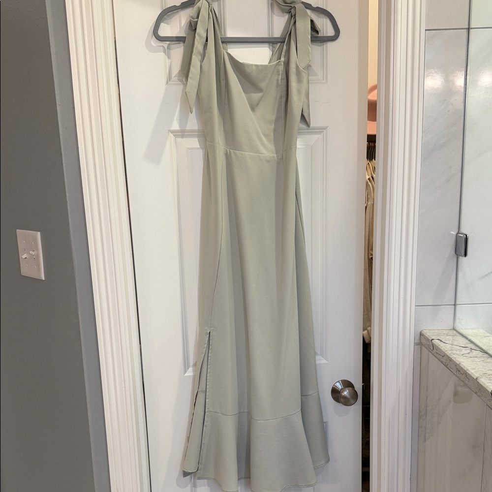 Elegant Sage Green Women's Dress